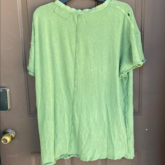 Free People We the Free Women's Light Green Short Sleeve Tee V Neck Top L NEW - Picture 7 of 7